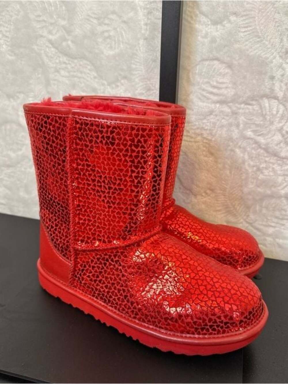 UGG Kids Red Sparkle Heart-Texture Classic Short Boots